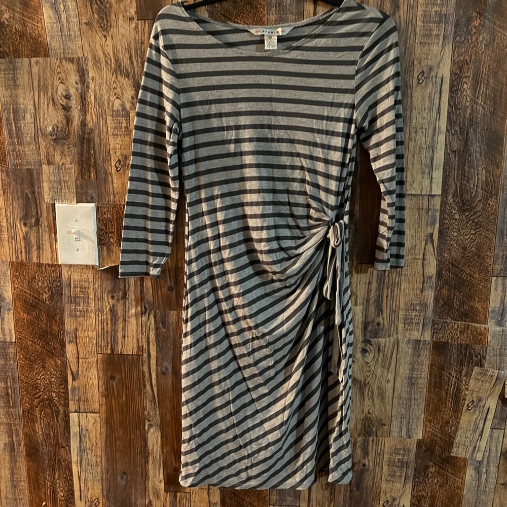 AA Studio AA woman's stripped 3/4 sleeve dress . Gray with brown stripe size 12